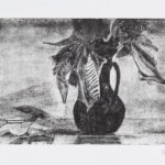 Hijas secas dentro de un jarrón, blanco y negro.