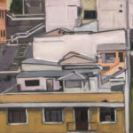 Escena urbana en colores cálidos y gris.