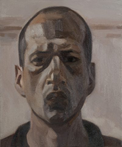 Autorretrato en tonos cálidos.